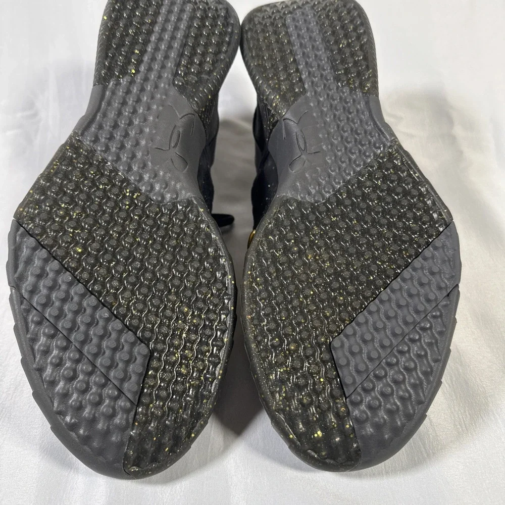 Under Armour UA C1N TR Mens 10.5 Black Gold Athletic Sneakers 3000233-001